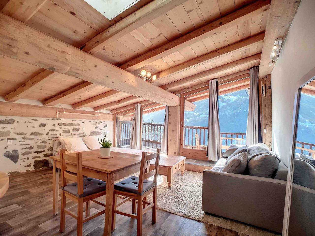 The Bourgeail Studio – A Nature Retreat with Panoramic Views in Montvalezan in Montvalezan, Albertville region