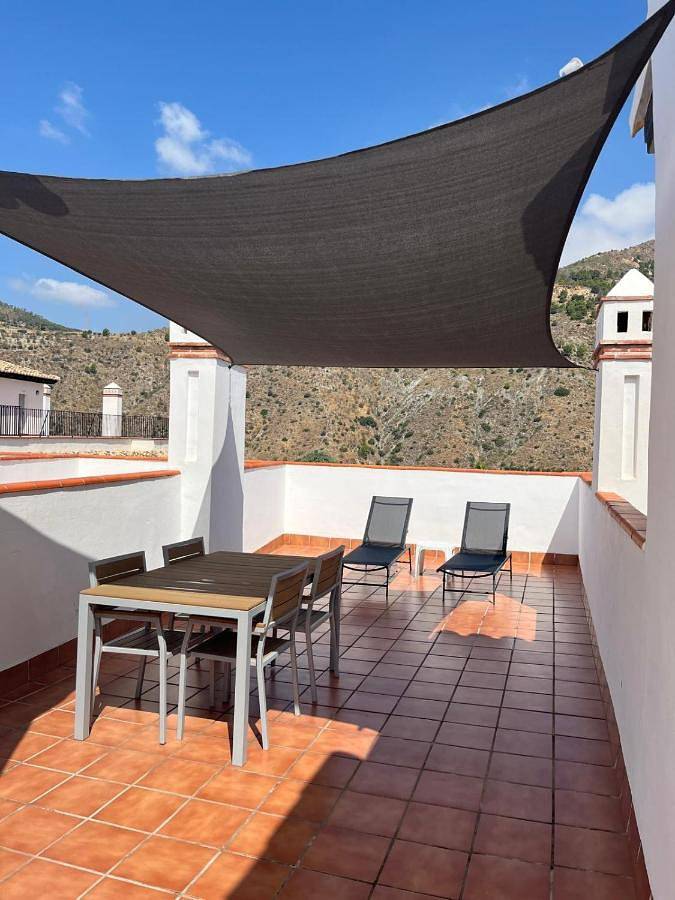 Appartement de vacances pour 4 personnes, avec vue et bassin pour enfant ainsi que piscine et jardin - 1