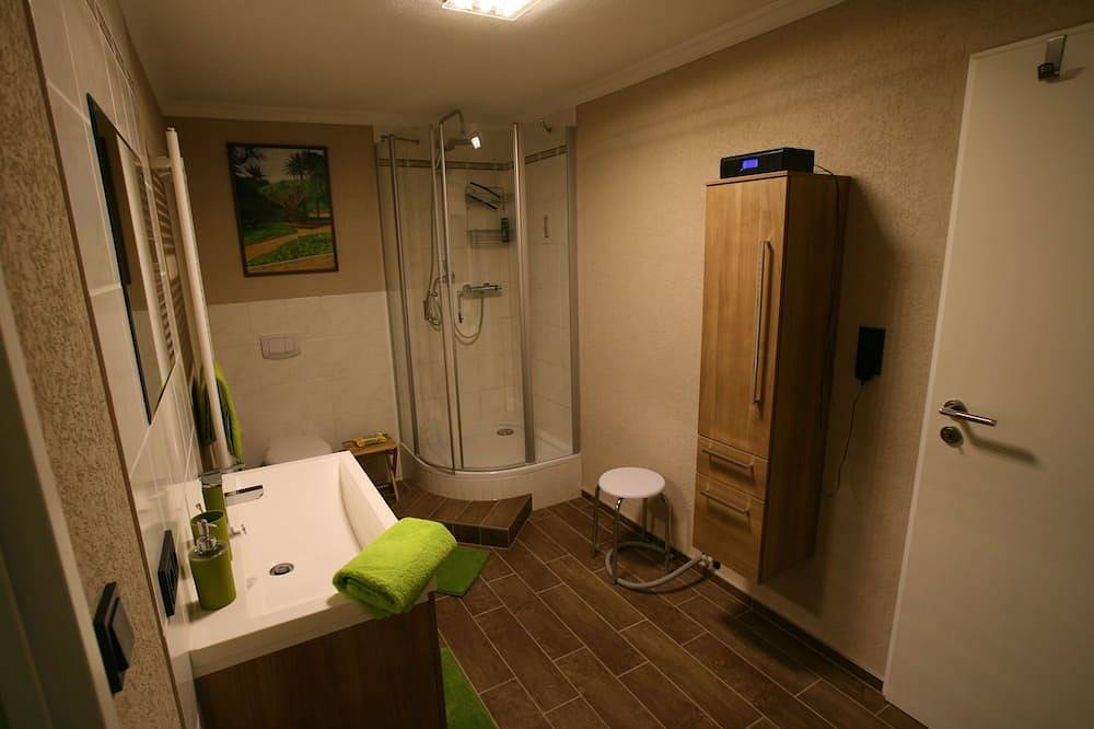 Ganze Wohnung, Moderne, neue Ferienwohnung am Osterbergsee Bad Gandersheim mit Wifi/Wlan in Bad Gandersheim, Harzvorland