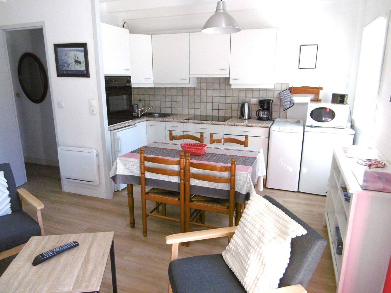 Appartement de vacances entier, Maison 4 pièces 5 personnes à 200 m de la plage, jardin clos, garage in Sarzeau, Côte des Mégalithes