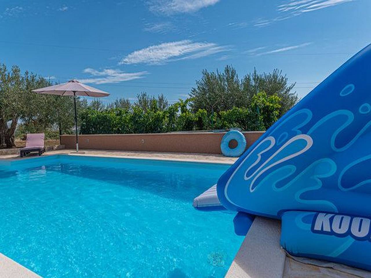 Ganze Wohnung, Apartment Niko - Two Bedroom Apartment with Pool in Sibenik, Šibenik-Knin