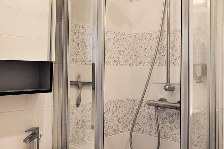 Ganze Wohnung, Montmartre awaits: elegant duplex for a romantic retreat in Paris, Ile de France