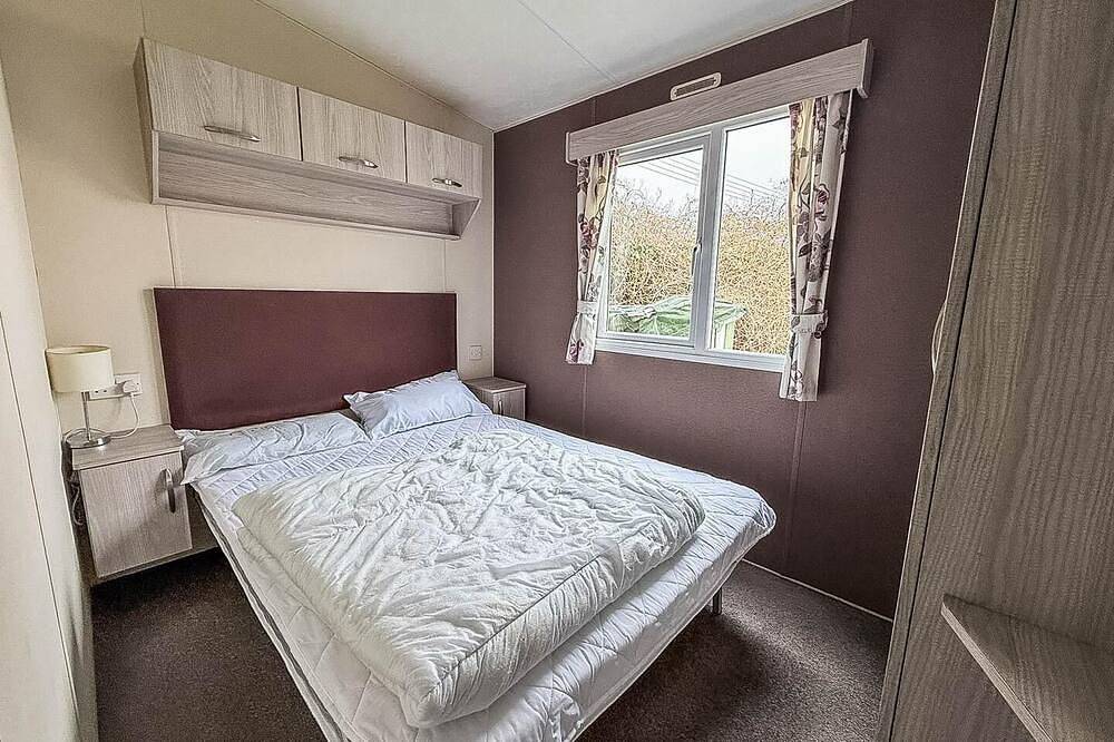Superb 8 berth caravan for hire at a great holiday park in Norfolk in California (Great Yarmouth), Great Yarmouth