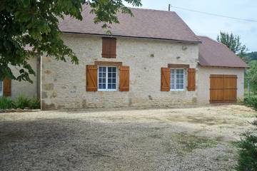 Gîte pour 6 personnes, avec jardin et terrasse à Tourtoirac