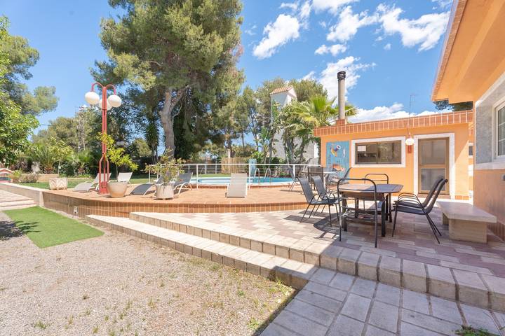 Maison de vacances 'Ilusion' avec piscine privée, Wi-Fi et climatisation in Olocau, Province de Valence