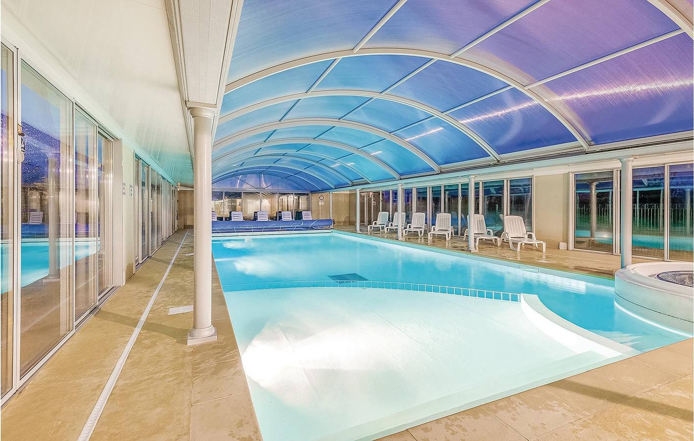 Gemütliche Wohnung mit WiFi, Parkplatz, TV, Doppelbett & Pool - 2km zum Plage du Portzic in Morgat, Crozon