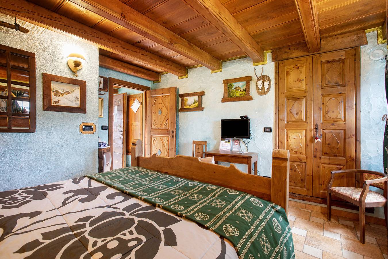 Room 'Capriolo' with Mountain View, Shared Garden and Wi-Fi in Comune di Charvensod, Italienske Alper