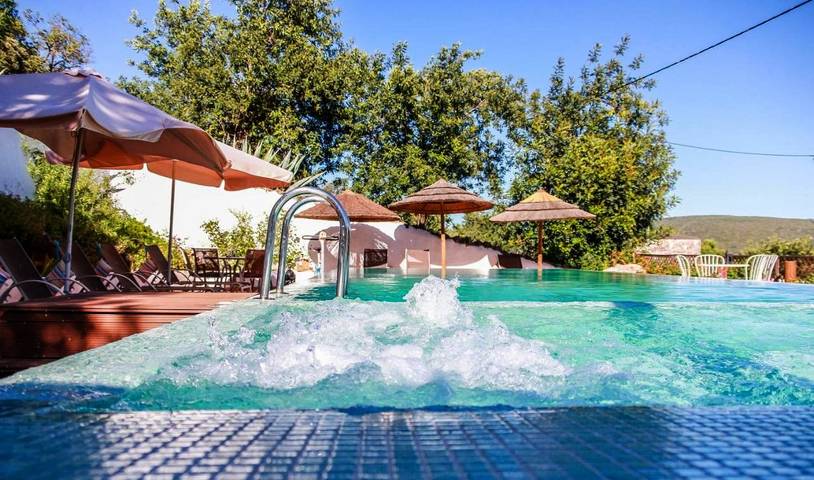 Maison de campagne pour 7 personnes, avec Jacuzzi et Terrasse ainsi que Jardin et Piscine dans Salir