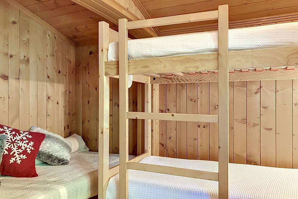 Belle maison de vacances privée pour 8 personnes avec Wifi, bain à remous, Tv et terrasse in Les Giettes, Monthey