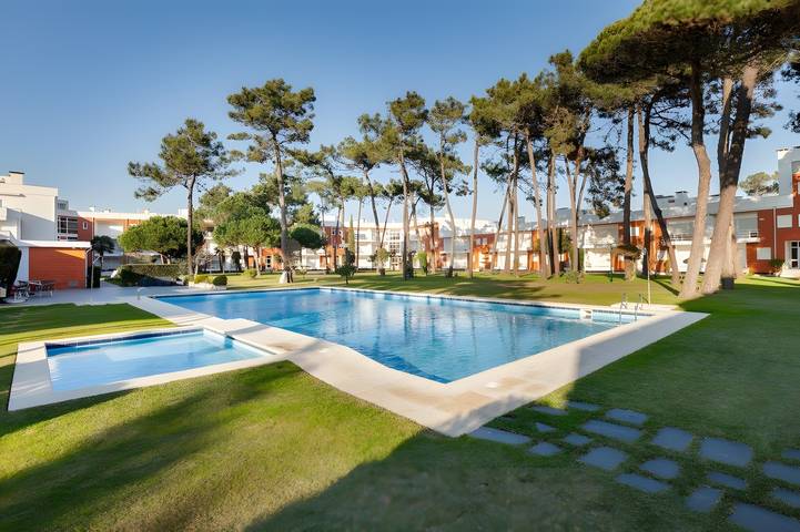 Location de vacances pour 4 personnes, avec Balcon ainsi que Jardin et Bassin pour enfant à Esposende