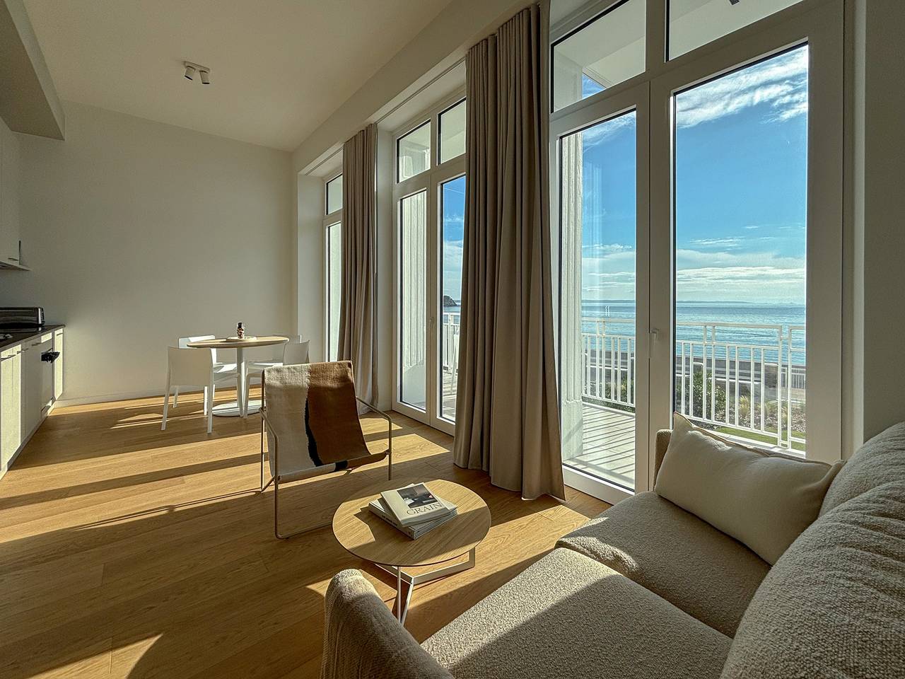 Entire apartment, Le castel T2 · T2 Luxury Apartment with Sea View a in Trébeurden, Pink Granite Coast