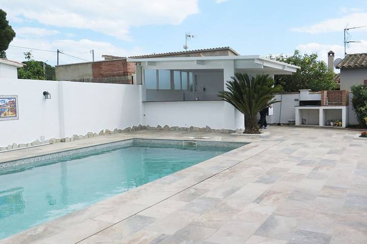 Maison de vacances pour 6 personnes, avec Terrasse ainsi que Jardin et Piscine dans El Mas Boscá