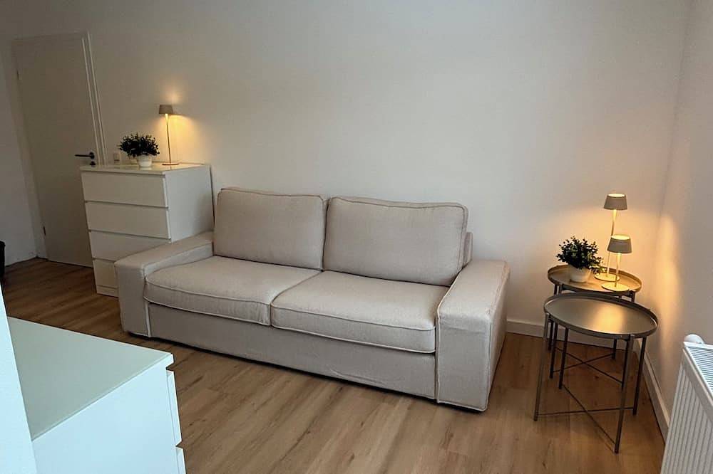 Ganze Wohnung, Zentrale Ferienwohnung mit eigenem Eingang und Stellplatz in Lübbecke, Wiehengebirge