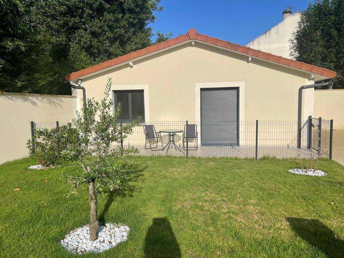 One-Bedroom House in Juvisy-sur-Orge, Essonne