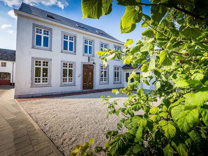 Vakantiehuis voor 35 personen, met Terras en Tuin in Voeren