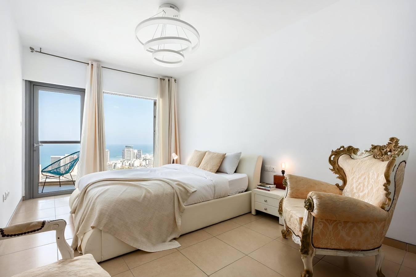 Apartamento entero, Neve Tzedek Panorama High-Rise Stay by Sea N' Rent in Tel Aviv, Distrito de Tel Aviv