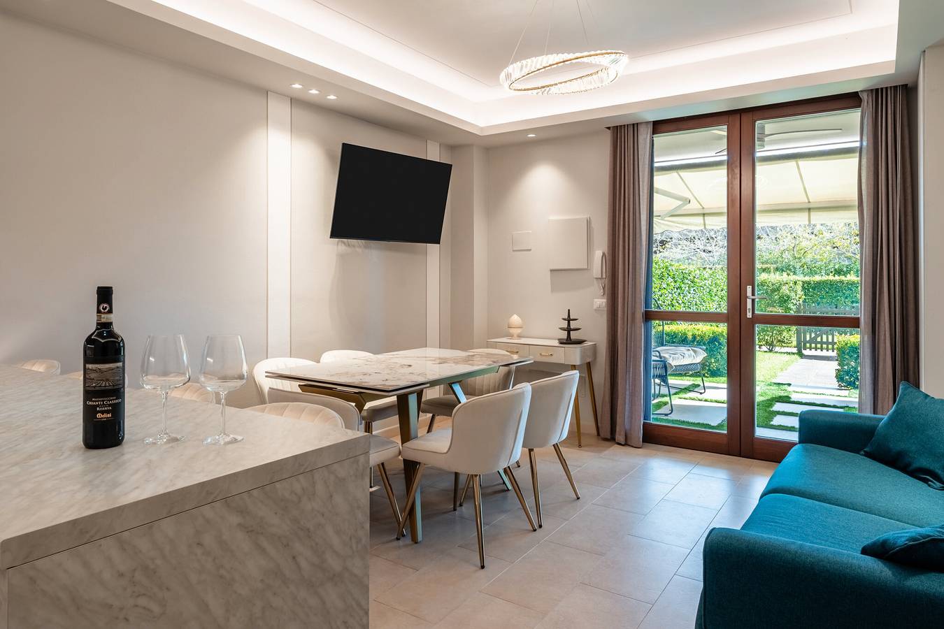 Apartamento entero, Apartamento 'Villa Preziosa en Tirrenia' con Terraza Privada, Wi-Fi y Aire Acondicionado in Pisa, Costa de la Maremma