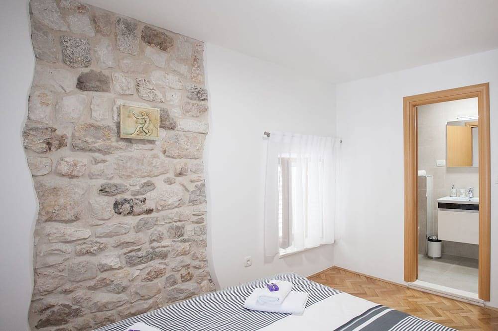 Appartement entier, Joyau caché dans le ❤ de Trogir avec balcon in Trogir, Split-Dalmatie