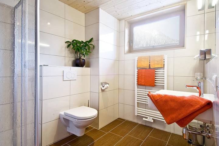 Doppelzimmer mit Dusche, Wc in Lechtaler Alpen, Sankt Anton am Arlberg