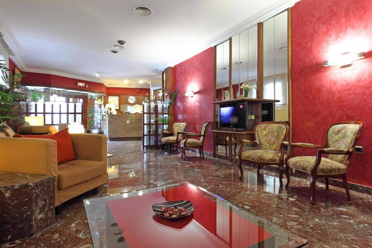 Hotel Los Angeles in Figueras, Alt Empordà
