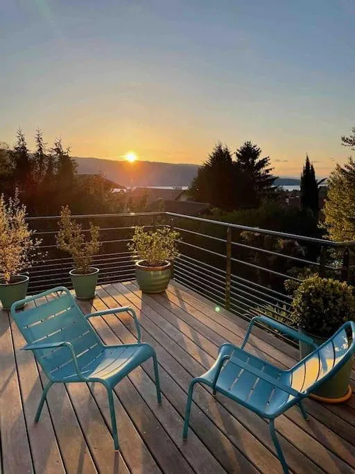 Chalet para 6 personas, con vistas además de terraza y jardín - 1