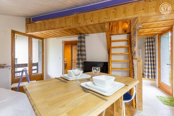 Gîte pour 2 personnes, avec jardin à Pugny-Chatenod - 4