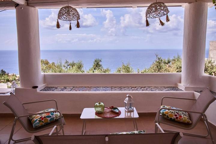 Ferienhaus für 4 Personen, mit Terrasse und Garten sowie Pool und Ausblick