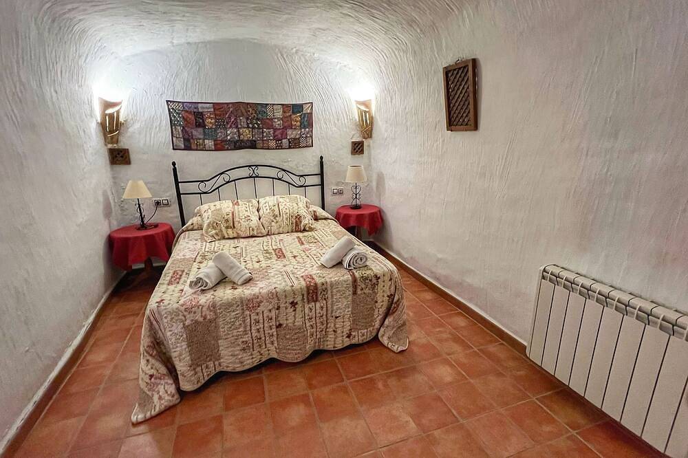 Casas Cueva El Mirador de Galera for 4 people in Galera, Geoparque de Granada