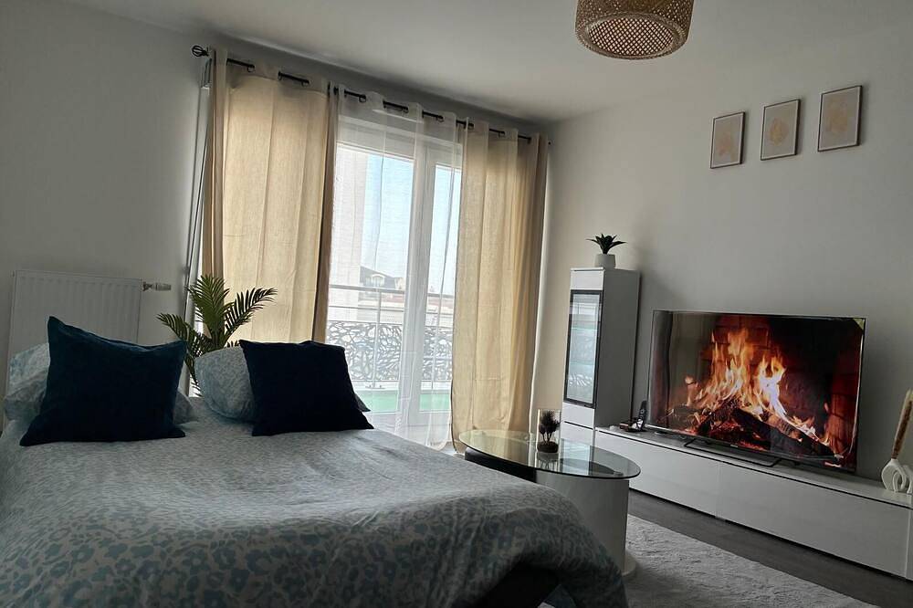 Appartement entier, Confort à 2 min à pied de la Gare - Près de Cdg|Parisnord|Stadefrance|Parcexpo in Val-d'Oise