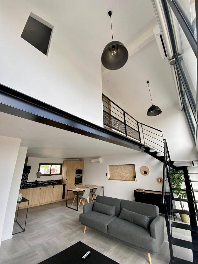 Location de vacances pour 4 personnes, avec jardin ainsi que jacuzzi et terrasse à Saint-André-de-Cubzac - 2