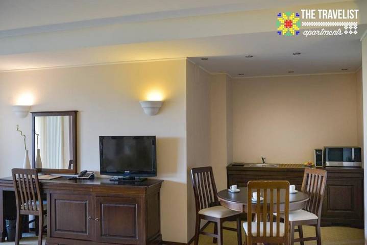 Location de vacances pour 6 personnes, avec jacuzzi et bassin pour enfant ainsi que jardin et piscine, adapté aux familles dans Poiana Brasov - Brasov - 4