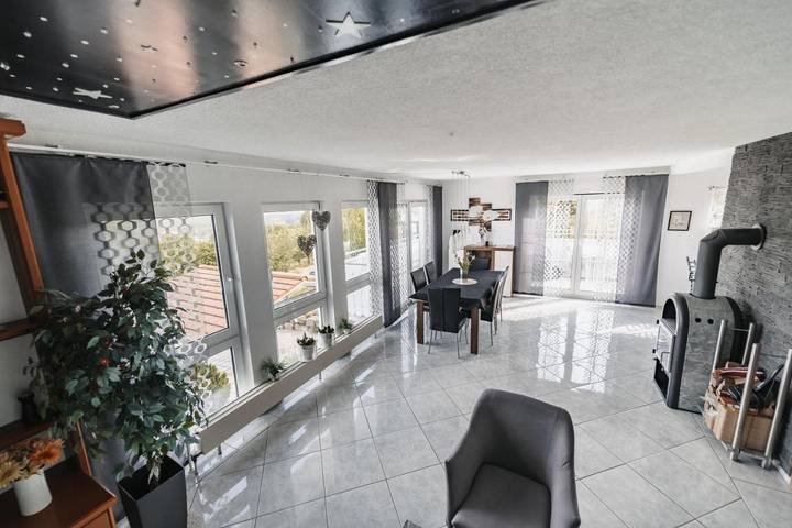 Ferienwohnung für 6 Personen, mit Balkon und Whirlpool sowie Terrasse und Garten in Leinfelden-Echterdingen