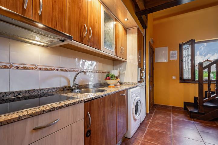 Country House 'Apartamento Naranja' with Shared Garden in Susacasa, Gozón