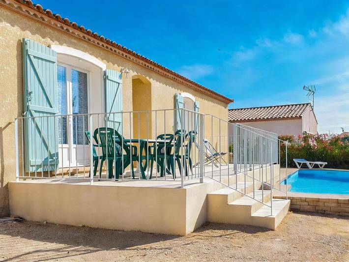 Location de vacances pour 5 personnes, avec terrasse ainsi que piscine et jardin à Aigues-Vives (Hérault) - 2
