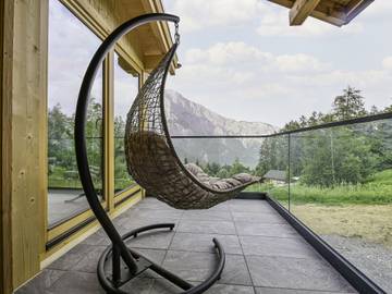 Vacation Rental for 8 Guests in Chamoson, Western Alps, Picture 4