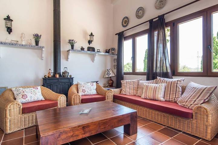 Cozy home in Montuiri with private swimming pool, can be inside or outside in Montuiri, Interior de Mallorca