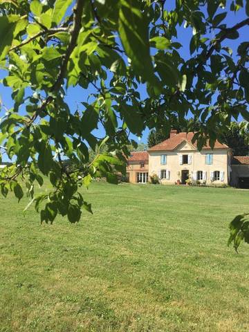 Maison d’hôte pour 7 personnes, avec piscine ainsi que jardin et vue à Viella