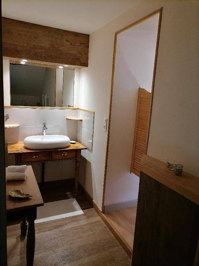 Location de vacances pour 2 personnes, avec Terrasse ainsi que Jardin et Piscine à Ruffey-lès-Beaune - 3