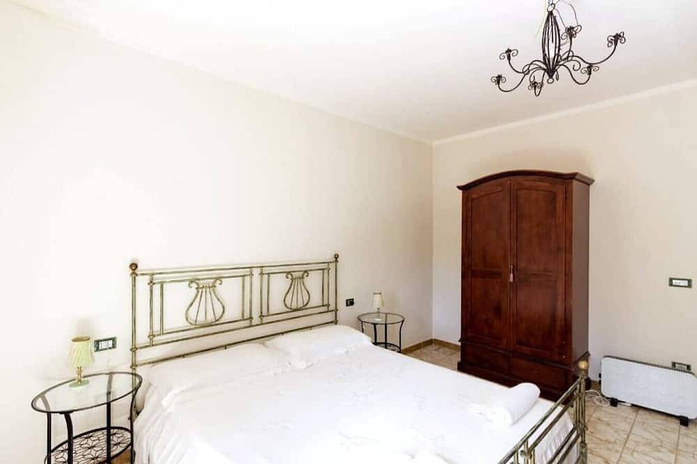 Fiorella House: An oasis of tranquility in the countryside of Lioni in Lioni, Avellino Province