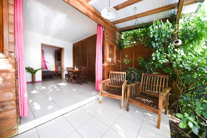 Gîte pour 2 personnes, avec terrasse et piscine à Pointe-Noire - 2