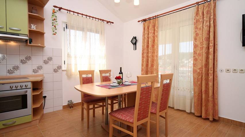 Gîte pour 4 personnes, animaux acceptés à Jelsa - 2