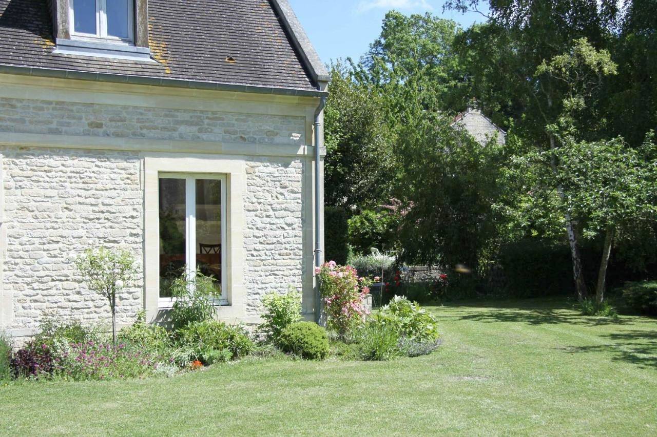 Family Room with Garden View in Amblie, Région de Caen