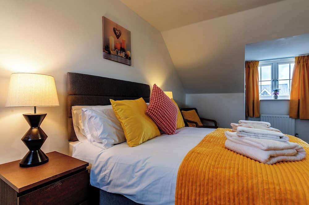 Clean & Cozy | Work, Relax & Stay | Fully Equipped + Smart Lock + 2 Parking in Aylesford, Kent