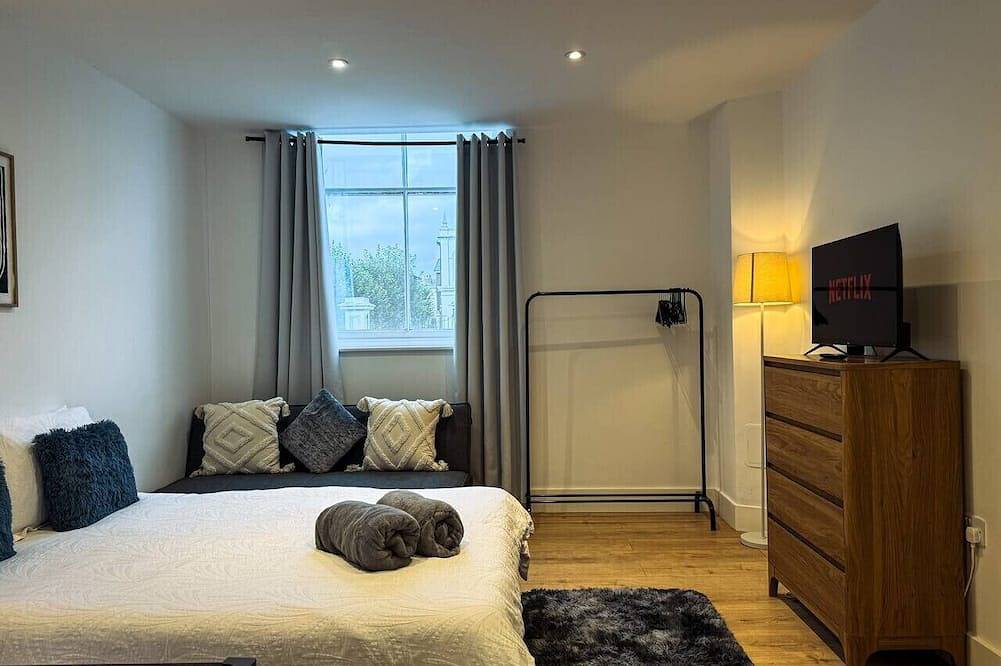 Entire apartment, Lovely 1-Bed Home | Near Maidstone High Street in Kent