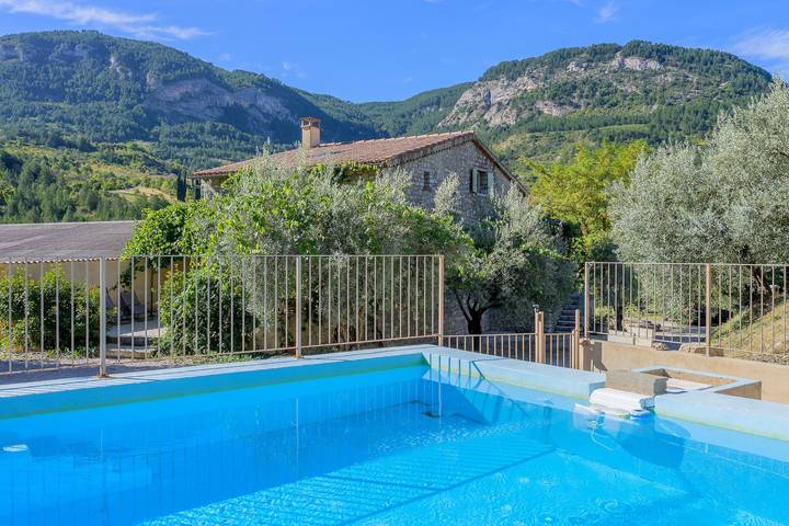 Casa "Le Vieil Olivier" com vista montanha, piscina partilhada e Wi-Fi in Sahune, Nyons (Região)
