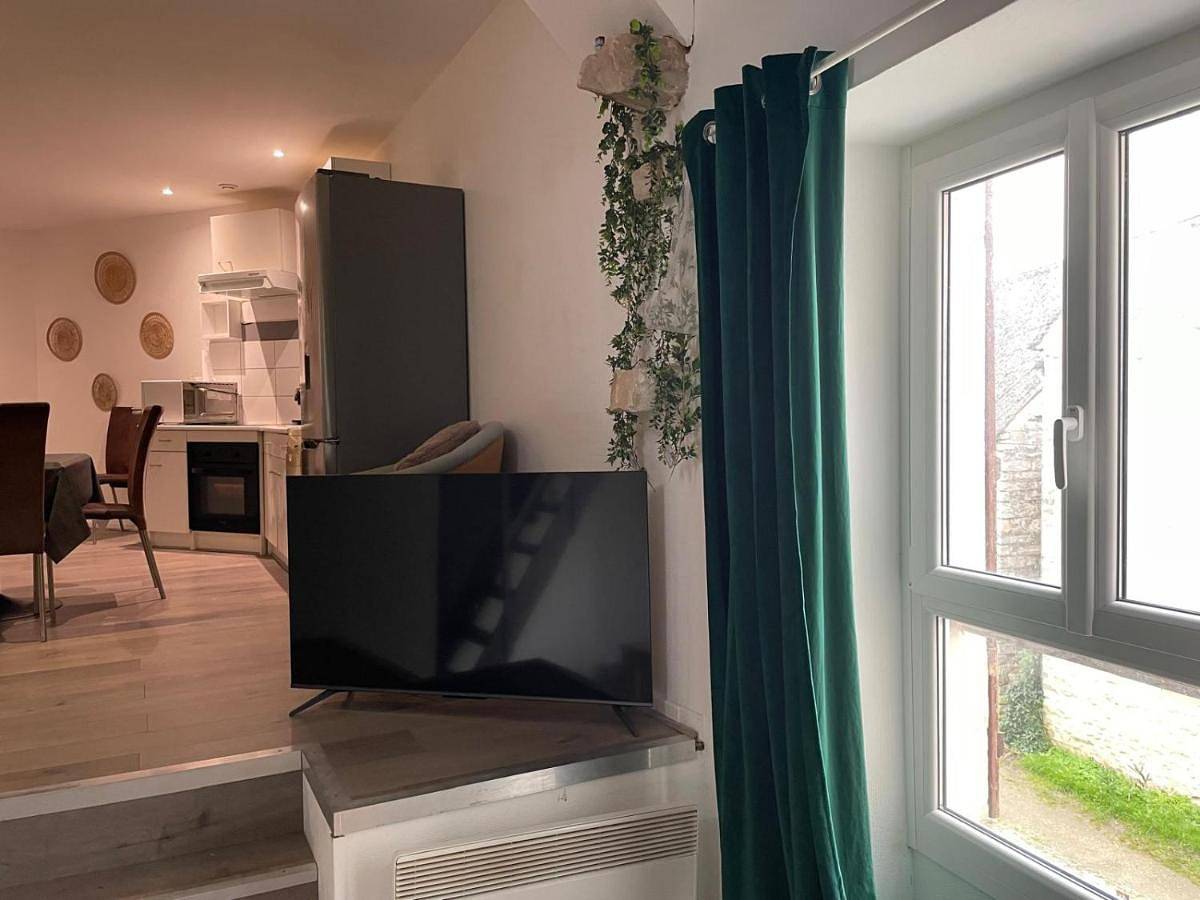Appartement entier, One-Bedroom Apartment in Tousson, Parc naturel régional du Gâtinais français