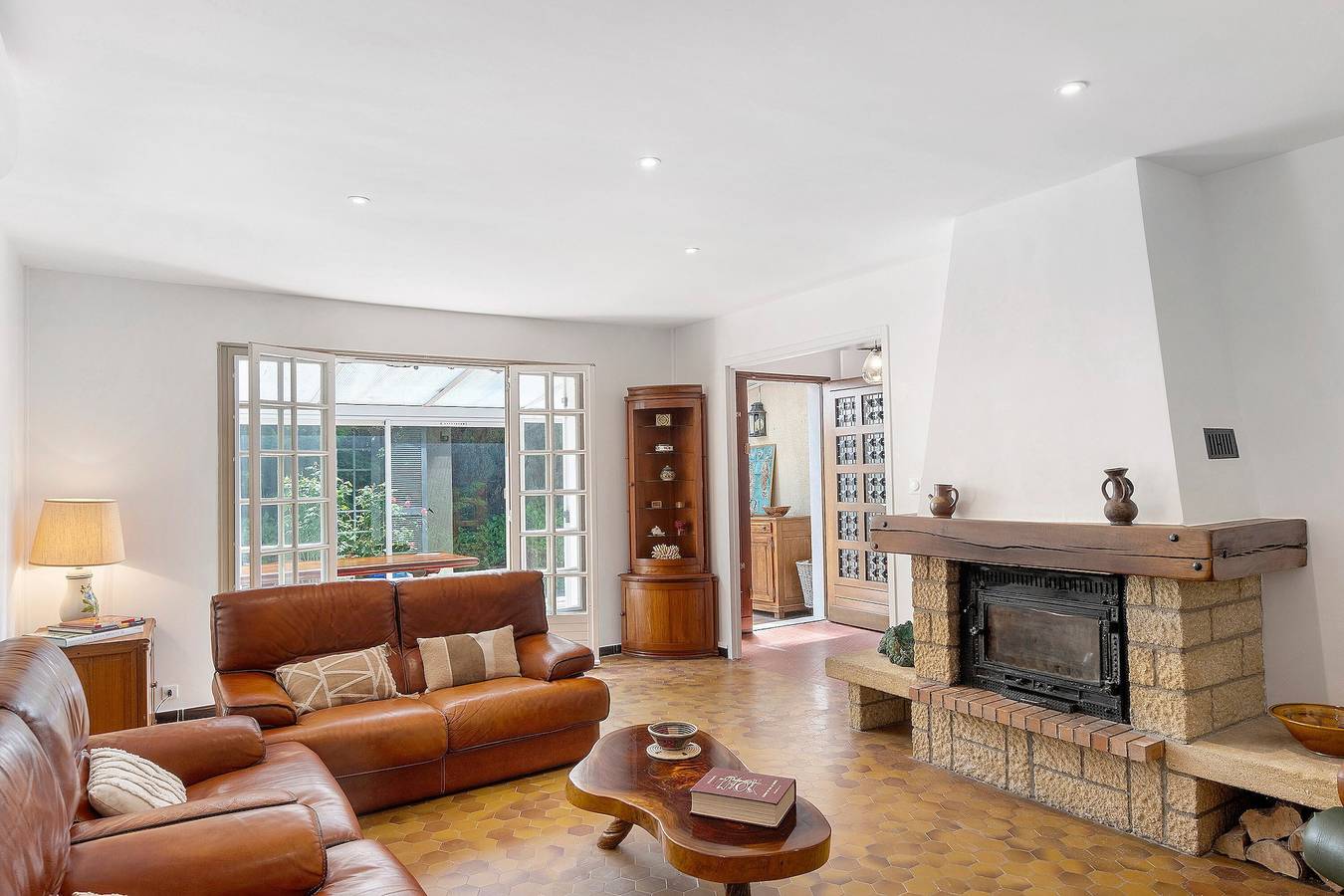Maison de vacances avec parc, piscine privée, Wi-Fi et climatisation à Jaujac in Jaujac, Parc naturel régional des Monts d'Ardèche