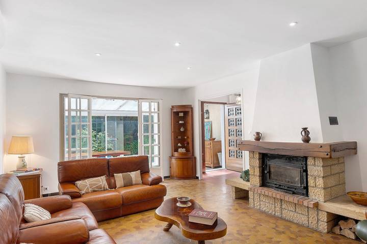 Maison de vacances avec parc, piscine privée, Wi-Fi et climatisation à Jaujac in Jaujac, Parc naturel régional des Monts d'Ardèche