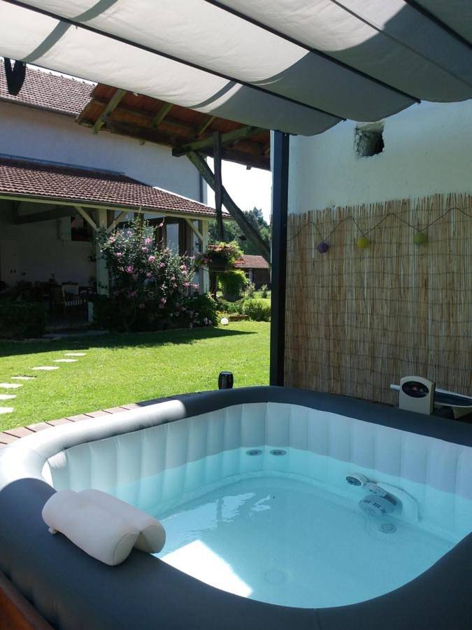 Cottage pour 2 personnes, avec jardin et jacuzzi, animaux acceptés à Bourriot-Bergonce
