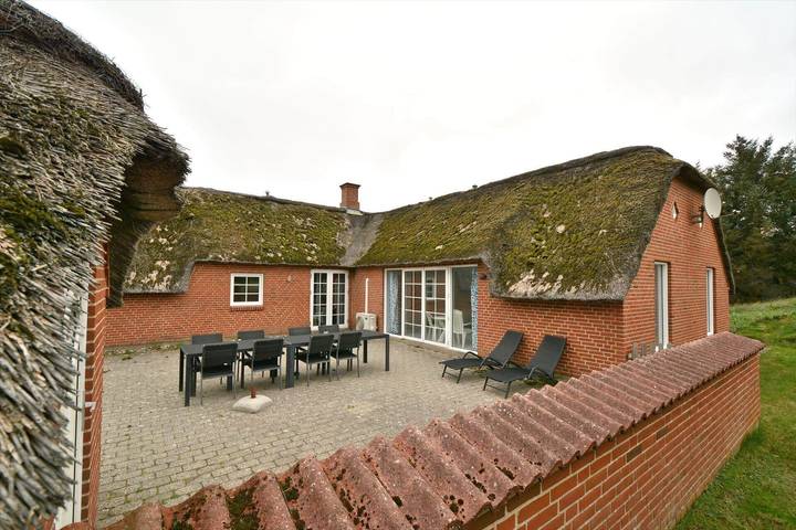 Ferienhaus für 14 Personen, mit Sauna und Pool sowie Terrasse und Whirlpool, kinderfreundlich - 1